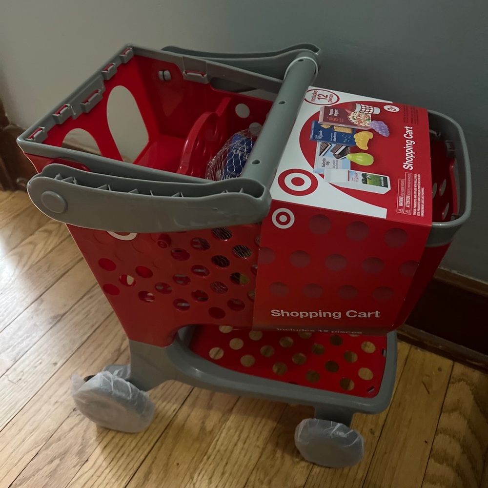 NEW Target Toy Shopping Grocery Cart includes 12 Grocery Pieces